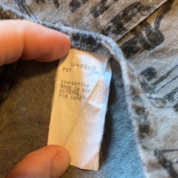 Woolrich-size M-rugged outerwear short sleeve button down. Thick durable cotton - Picture 6 of 10